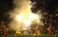 Un grand show pyrotechnique clôture les Festifolies. Le lundi 24 juin 2013 à Eysines. Gironde.  23H00